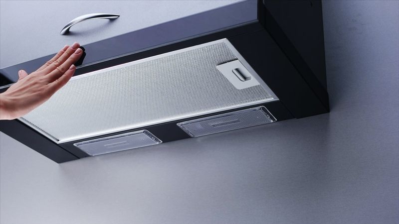 Вытяжка кухонная Fabiano Slim 60 Lux Black Glass (8107.504.0428) чёрное стекло 146577 фото
