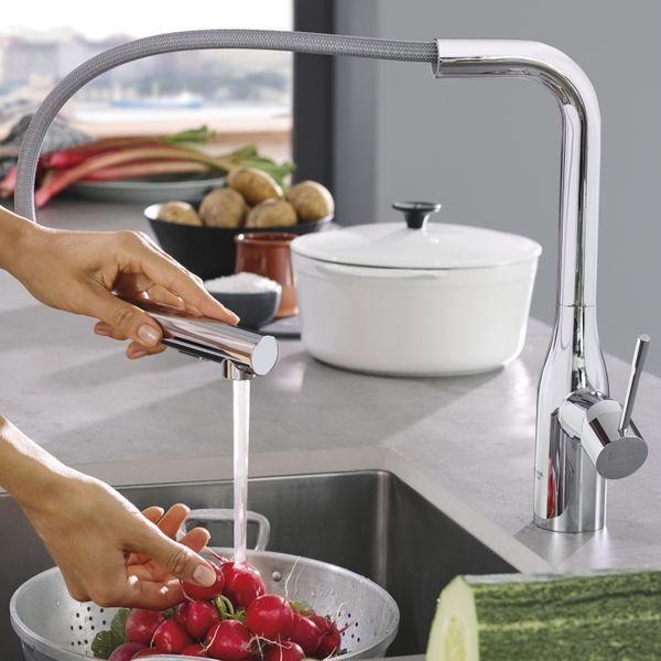 Змішувач для кухні Grohe Essence 30270000 з душем (хром) 130470 фото