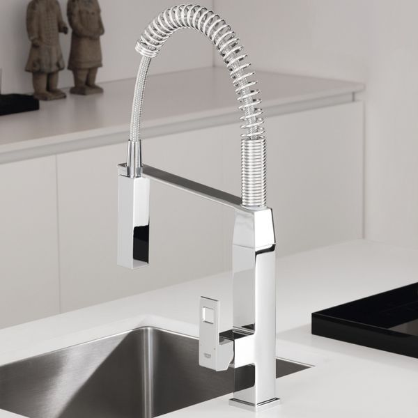 Змішувач для кухні Grohe Eurocube 31395000 з душем (хром) 130549 фото