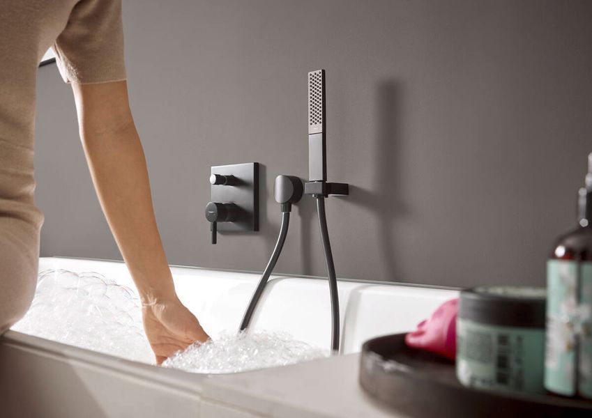 Смеситель для ванны и душа Hansgrohe Finoris 76415700 скрытого монтажа (белый матовый) 428297 фото