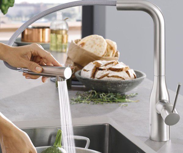 Змішувач для кухні Grohe Essence 30270DC0 з душем (нержавіюча сталь) 130472 фото